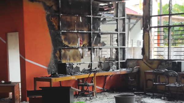 Salah satu Lab Komputer yang terbakar